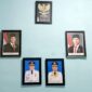 Penampakan foto Wakil Bupati Deliserdang Lom Lom Suwondo S.S yang dipasang di salah satu ruangan Kantor Camat Sunggal. (Istimewa)