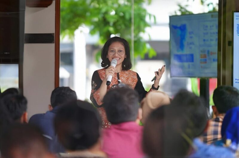 Regional Funding & Transaction Head Lulu Nurulita memaparkan kondisi bisnis pendanaan dan transaksi BRI Region 6 dalam kegiatan media gathering di Vilo Gelato, Jakarta Selatan, Rabu (24/6/2026). (Jennus/BRI)