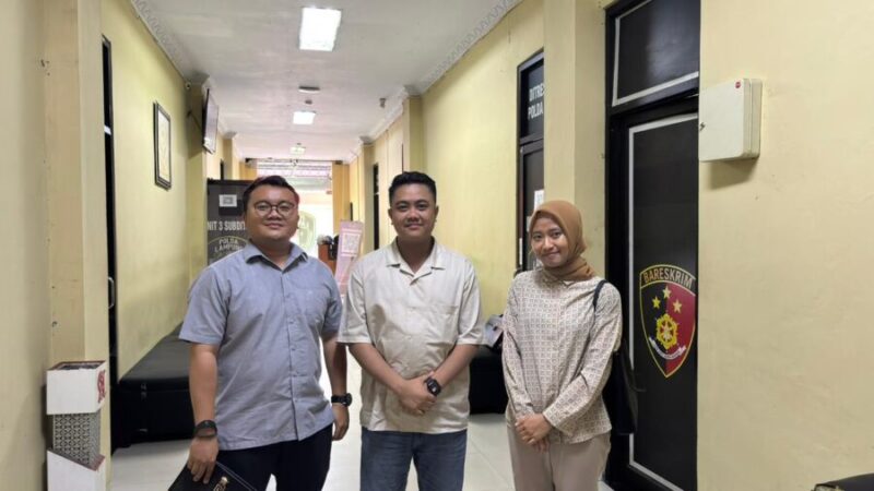 Tim kuasa hukum pelapor perkara dugaan penipuan investasi franchise Kopi DP di Polda Lampung. (Jennus/Istimewa)