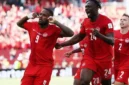 Para pemain Kanada merayakan gol ke gawang Bosnia dan Herzegovina pada laga pembuka Grup B Piala Dunia 2026 di Stadion BMO Field, Toronto, Kanada, Sabtu WIB. (X/FIFAWorldCup)