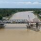 Pembangunan Jembatan Krueng Tingkeum di Kecamatan Kutablang, Kabupaten Bireuen, Aceh. dok. Satgas PRR/Kementerian PU