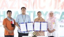 Penandatanganan kerja sama Lazismu UMY dengan RS AMC Muhammadiyah yang ditandatangani oleh Kepala Kantor Lazismu UMY dan Direktur Administrasi, Umum, dan Keuangan RS AMC Muhammadiyah