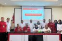 Dosen FKIK UMY sekaligus Ketua Bidang Pelayanan Darah PMI DIY (6 dari kiri foto) sat melakukan monitoring pelayanan darah di Sleman bersama tim PMI DIY