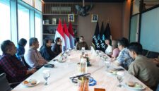 Menteri Ekonomi Kreatif, Teuku Riefky Harsya, menerima audiensi Langit Pictures Indonesia di Autograph Tower, Jakarta, Selasa (23/6/2026).