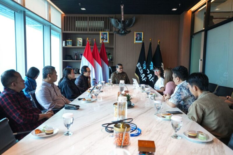 Menteri Ekonomi Kreatif, Teuku Riefky Harsya, menerima audiensi Langit Pictures Indonesia di Autograph Tower, Jakarta, Selasa (23/6/2026).