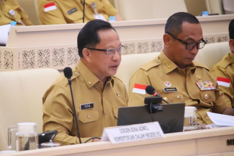 Mendagri menghadiri Rapat Kerja dan Rapat Dengar Pendapat DPR RI dengan agenda pembahasan hasil kunjungan Panja Pengelolaan Perbatasan Wilayah Negara di Ruang Rapat Komisi II DPR RI, Kompleks Parlemen, Senayan, Jakarta, Senin (29/6/2026).