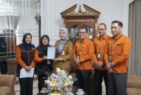 Wakil Gubernur Lampung Jihan Nurlela mengajak seluruh masyarakat untuk berpartisipasi aktif menyukseskan Sensus Ekonomi 2026 dengan menerima kedatangan petugas Badan Pusat Statistik (BPS) serta memberikan data yang benar sesuai kondisi sebenarnya.