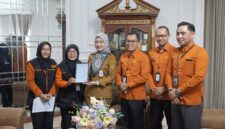 Wakil Gubernur Lampung Jihan Nurlela mengajak seluruh masyarakat untuk berpartisipasi aktif menyukseskan Sensus Ekonomi 2026 dengan menerima kedatangan petugas Badan Pusat Statistik (BPS) serta memberikan data yang benar sesuai kondisi sebenarnya.