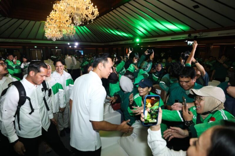 Disambut Gemuruh Antusiasme Mitra Pengemudi, Menko AHY Hadiri Peluncuran Gerakan Langkah Hijau Grab untuk Indonesia