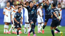 Timnas Paraguay merayakan kemenangan dalam pertandingan Babak 32 Besar Piala Dunia FIFA 2026 meoawan Jerman di Boston Stadium (Gillette Stadium) di Foxborough, Massachusetts, Amerika Serikat, Selasa (29/62026). (fifa.com)
