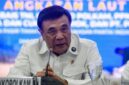 Menteri Koordinator Bidang Politik dan Keamanan Djamari Chaniago menyampaikan keterangan pers. (Antara Foto)