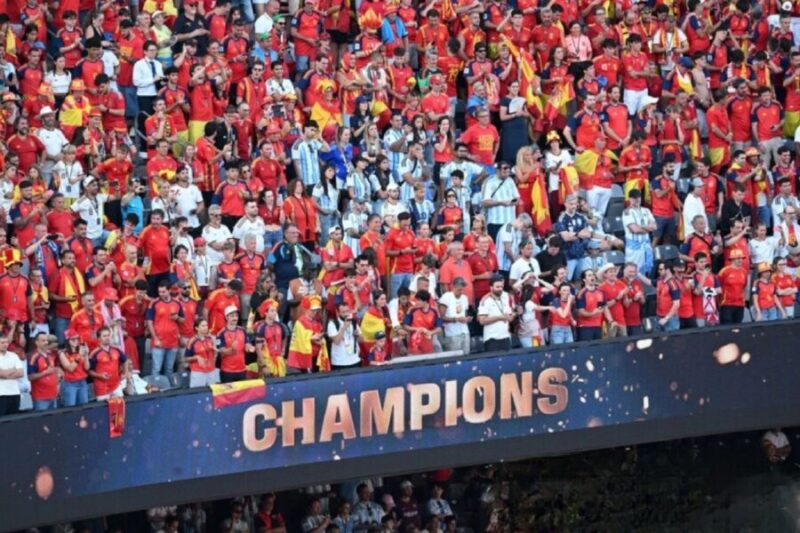 Kemenangan tipis Spanyol atas Argentina pada final Piala Dunia 2026 di Stadion New York New Jersey, Minggu (19/7/2026) waktu setempat, disambut sukacita karena dinilai menjadi buah dari penampilan konsisten sepanjang turnamen. (FIFA.com)