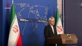 Juru Bicara Kementerian Luar Negeri Iran, Esmaeil Baghaei, dalam konferensi pers di Teheran, Senin (27/7/2026). (Xinhua)