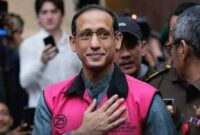 Reaksi Nadiem Makarim saat mendengar vonis yang dibacakan majelis hakim. (KM) 