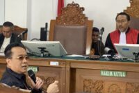 Ahli hukum pidana Didit Wijayanto Wijaya saat memberikan keterangan dalam sidang praperadilan gugatan ganti rugi Roy Suryo di Pengadilan Negeri Jakarta Selatan pada 1 Juli 2926. (Kompas.com)