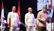 Hashim Djojohadikusumo dan Adhitya Yusma Perdana Sekjen DPP ABPEDNAS resmi melantik Struktur DPP DPD DPC Organisasi Sayap ABPEDNAS yaitu Srikandi Jaga Desa & Kelurahan di Ballroom The Djakarta Theater, Jakarta, Jumat (3/7/2026). (Istimewa)