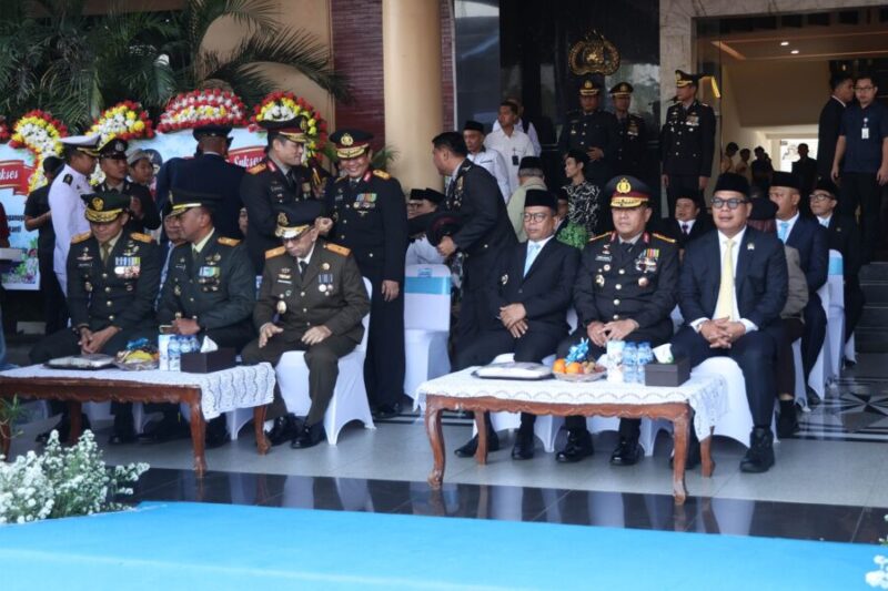 Gubernur Banten bersama jajaran unsur Forkopimda Provinsi Banten menghadiri upacara Peringatan Hari Bhayangkara ke-80 di Markas Kepolisian Daerah (Mapolda) Banten
