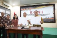 MoU KONI DIY dengan UMY yang ditandatangani langsung oleh Ketua Umum KONI DIY K.G.P.A.A. Paku Alam X dan Rektor UMY
