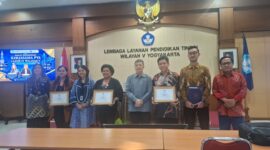 UMY menerima penghargaan Anugerah Kerja Sama Diktisaintek Tahun 2026 untuk kategori Perguruan Tinggi dengan Kerja Sama Pemerintah/Lembaga Swadaya Masyarakat Paling Berdampak.  