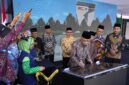 Ketum PP Muhammadiyah, Prof. Dr Haedar Nashir meresmikan Muhammadiyah Sapen Universal School (MSUS) dengan menandatangani prasasti