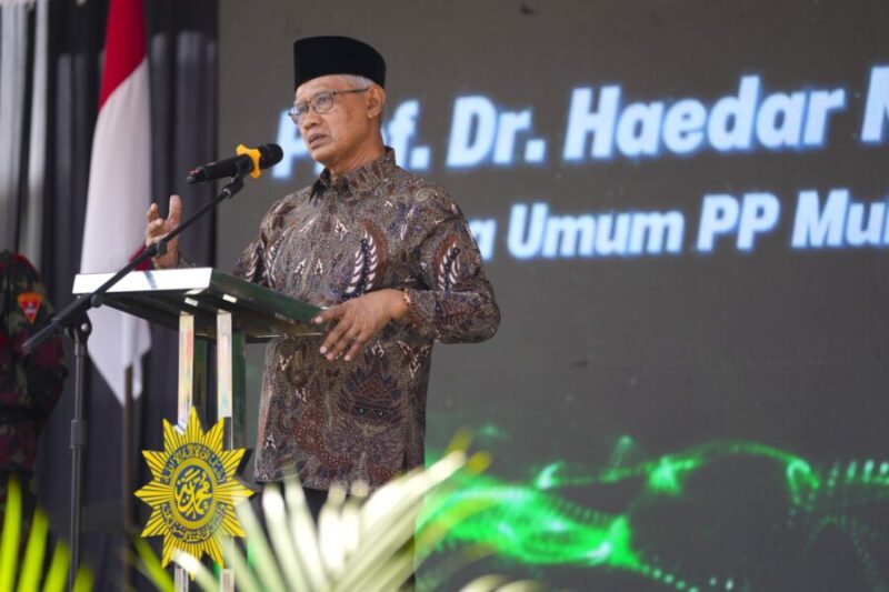 Ketum PP Muhammadiyah, Prof. Dr. Haedar Nashir saat memberikan amanatnya dalam peresmian Gedung Muhammadiyah Sapen Universal School (MSUS)