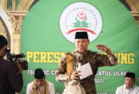 Tri Adhianto menyampaikan sambutan saat meresmikan Gedung Islamic Center Jamiyyatul  di Kelurahan Jatisari