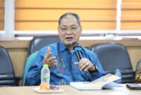 Foto Rektor UMY dalam forum FGD PTS DIY di UMY