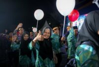 Kafilah dari salah satu kabupaten mengikuti pawai ta'aruf pada pembukaan Musabaqah Tilawatil Qur'an (MTQ) XXIII Provinsi Banten di Kawasan Pusat Pemerintahan Provinsi Banten (KP3B), Curug, Kota Serang