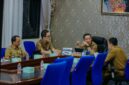 Marindo Kurniawan memimpin jalannya rapat Sosialisasi Pengisian dan Pemutakhiran Data pada Sistem Informasi Pemerintah Daerah Badan Usaha Milik Daerah