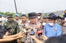 Kapolda Banten Irjen Pol Hengki. Meninjau langsung lokasi kebakaran di Tempat Pemrosesan Akhir (TPA) Jatiwaringin.