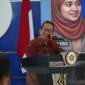 Marah sakti siregar memberikan sambutan di podium saat membuka acara Uji Kompetensi Wartawan (UKW) Angkatan ke-38 PWI Lampung di Balai Wartawan Hi. Solfian Akhmad, Bandar Lampung