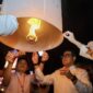Menekraf bersama peserta menerbangkan lampion pada rangkaian kegiatan ekonomi kreatif sebagai simbol semangat kolaborasi