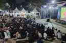 Ratusan warga memadati area Pasar Kreatif dan Seni PKOR Way Halim, Bandar Lampung, untuk menyaksikan nonton bareng Piala Dunia FIFA 2026
