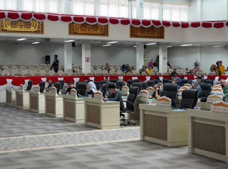 Suasana Rapat Paripurna Pembicaraan Tingkat I, Penyampaian Rancangan Peraturan Daerah (Raperda) tentang Pertanggungjawaban Pelaksanaan APBD Provinsi Lampung Tahun Anggaran 2025, Kamis (16/7/2026)