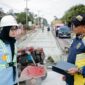 Wakil Gubernur Lampung menyimak paparan data progres pembangunan ruas jalan Wates–Metro yang telah mencapai 41 persen, di Kabupaten Lampung Tengah, Jumat (17/7/2026)