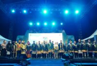 Sekdaprov Lampung bersama jajaran pemerintah berfoto bersama usai pembukaan resmi Bandar Lampung Expo 2026, Jumat malam (17/7/2026)
