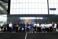 Gubernur Lampung bersama Kepala Perwakilan Bank Indonesia Provinsi Lampung serta peserta berfoto bersama usai pembukaan Siger Smash Padel Tournament 2026 di The Canopy Lampung, Bandarlampung, Minggu (19/7/2026)