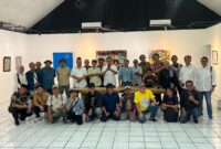 FOTO BERSAMA-Pembina Persatuan Kartunis Indonesia (PAKARTI), Komjen Pol. Prof. Dr. Chrysnanda Dwi Laksana yang juga Ketua Pusat Studi Ilmu Kepolisian bersama Kepala Satuan Tugas Pusat Studi Kepolisian, Irjen Pol. Dr. Susilo Teguh Raharjo M.Si foto bersama usai acara. (Foto Ist).