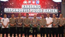 Kapolda Banten foto bersama Pejabat Utama Polda, narasumber, dan peserta usai membuka Rapat Kerja Teknis (Rakernis) Ditpamobvit Polda Banten Tahun Anggaran 2026 di Hotel Aston Serang  