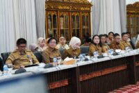 Gubernur Sumatera Selatan, Herman Deru, memaparkan Program 100.000 Sultan Muda dalam sesi penjurian Financial Literacy Award 2026 dan TPKAD yang digelar secara daring dari Griya Agung Palembang