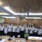 Wali Kota Bekasi foto bersama seluruh peserta sosialisasi penguatan disiplin ASN di Aula Nonon Sonthanie BKPSDM Kota Bekasi
