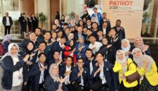 Peserta Tim Ekspedisi Patriot (TEP) 2026 berfoto bersama usai mengikuti pelepasan di Jakarta