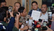 Menteri Kehutanan Raja Juli Antoni saat memberikan keterangan dalam konferensi pers di Jakarta, Sabtu (4/7/2026). (Jennus)