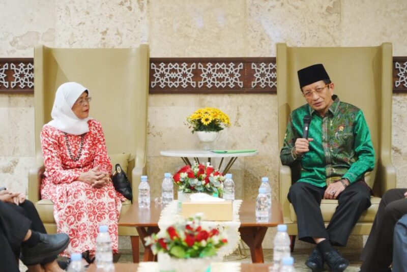 Menteri Agama Nasaruddin Umar saat menerima Presiden ke-8 Singapura Halimah Yacub di Masjid Istiqlal, Jakarta. (Humas Kemenag)