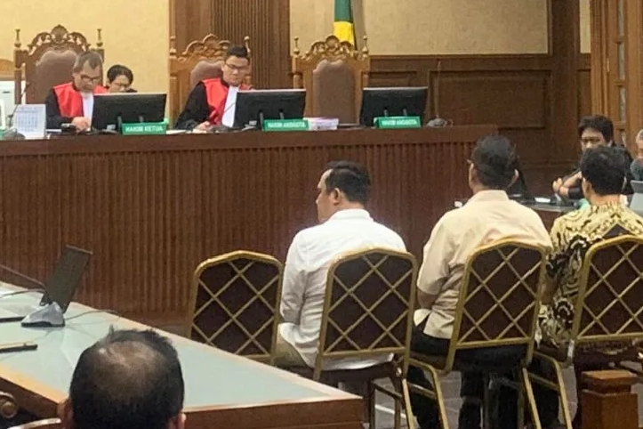 Arsip foto - Advokat Junaedi Saibih, mantan kru televisi Tian Bahtiar, dan aktivis sekaligus ketua tim buzzer Adhiya Muzakki--dinyatakan jaksa penuntut umum (JPU) telah berperan aktif menghalangi penegakan hukum di tiga perkara korupsi besar. (Jennus/Dok)