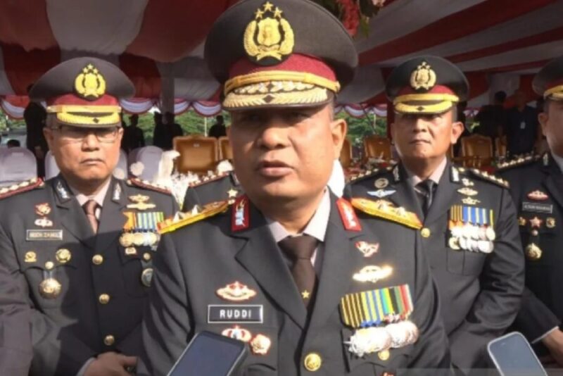 Kapolda Aceh Irjen Ruddi Setiawan memberikan keterangan seusai mengikuti Upacara Peringatan HUT Ke-81 Kemerdekaan RI di Lapangan Blang Padang, Banda Aceh. (Jennus)