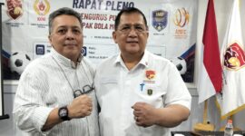 Wakil Ketua Umum Komite Sepakbola Mini Indonesia (KSMI) Tundra Meliala bersama Ketua Umum Yan Mulia Abidin. (Jennus/KSMI)