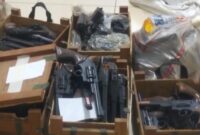 Penemuan 995 pucuk senjata di sebuah sekolah swasta di kawasan Kebayoran Lama, Jakarta Selatan. (Jennus)
