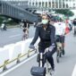 Kesibukan di salah satu ruas jalur sepeda di Jakarta Utara. (Jennus)