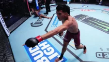 Petarung Indonesia Bilal Hasan saat menghentikan petarung India, Mridul Saikia, melalui TKO hanya dalam 45 detik di Dana White's Contender Series (DWCS) di Las Vegas, Amerika Serikat, Selasa (11/8). (Jennus/UFC)